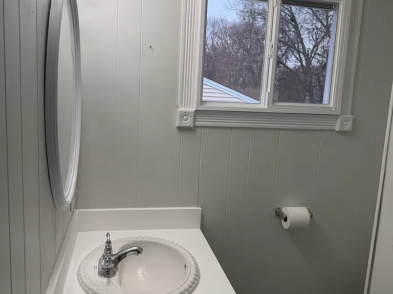 84 Farrington Ave — Photo 9
