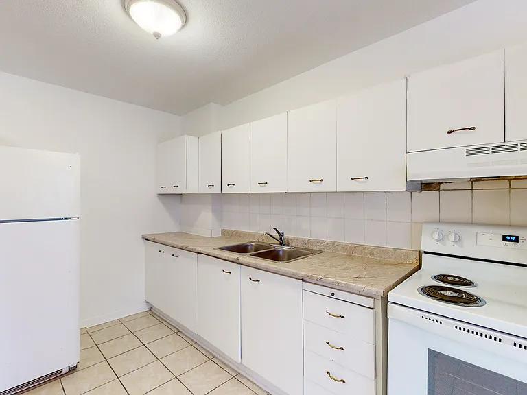 60 Daly Ave — Photo 15
