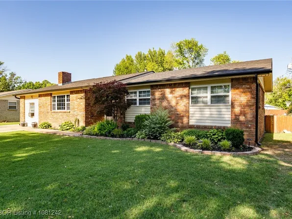 8005 Hermitage Dr, Fort Smith, AR 72908