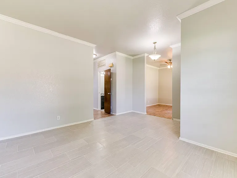 1829 Courtney Ln — Photo 5