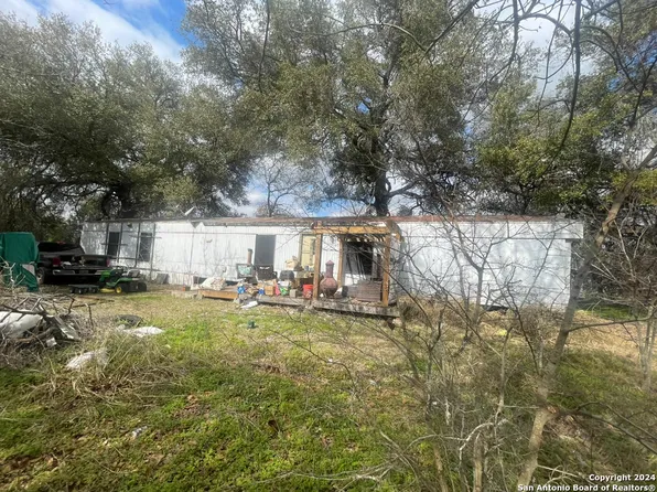 23118 SILVER CHALICE, Elmendorf, TX 78112