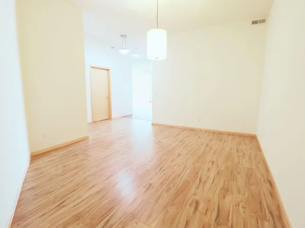 2650 University Ave W APT 320, Saint Paul, MN 55114