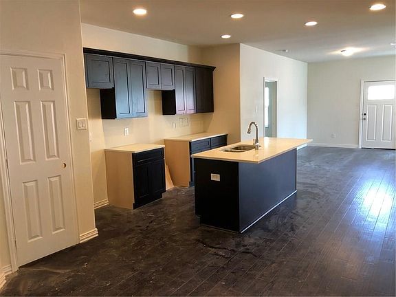 4th image of 2839 Mojave Dr
