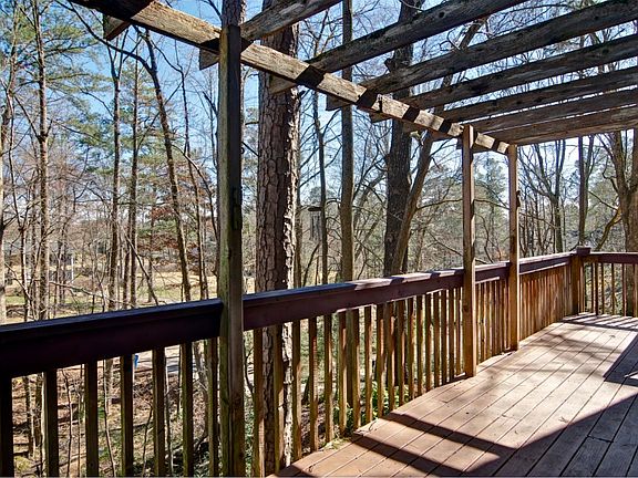 3rd image of 4019 Tall Pine Dr