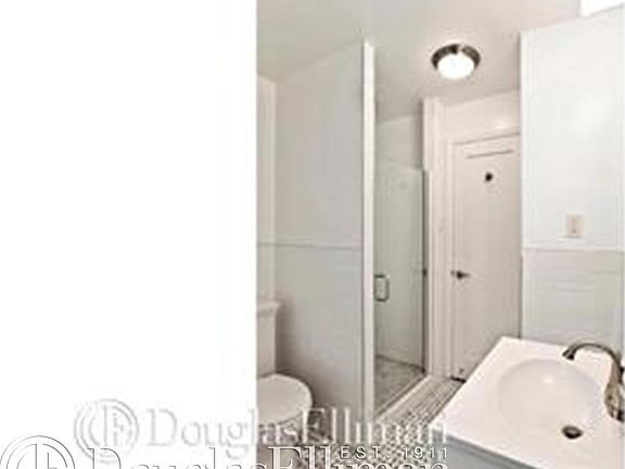 3rd image of 309 W 57th St APT 907A