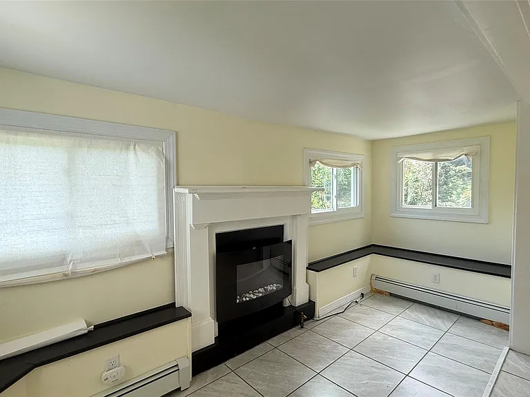 26 Lattintown Rd — Photo 8