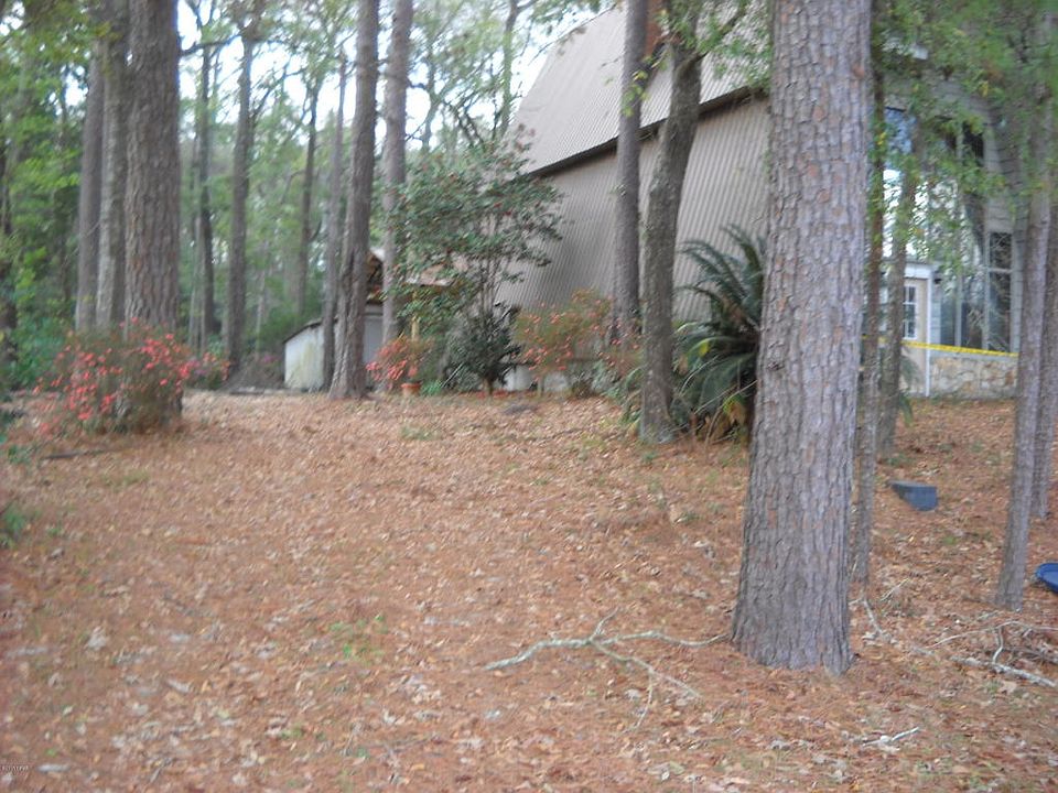 2nd image of 2091 Cemetery Ave