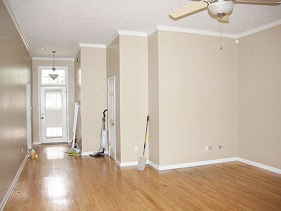 Entrance hall - Greatroom