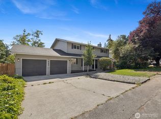 652 SW Judson Dr, Oak Harbor, WA 98277