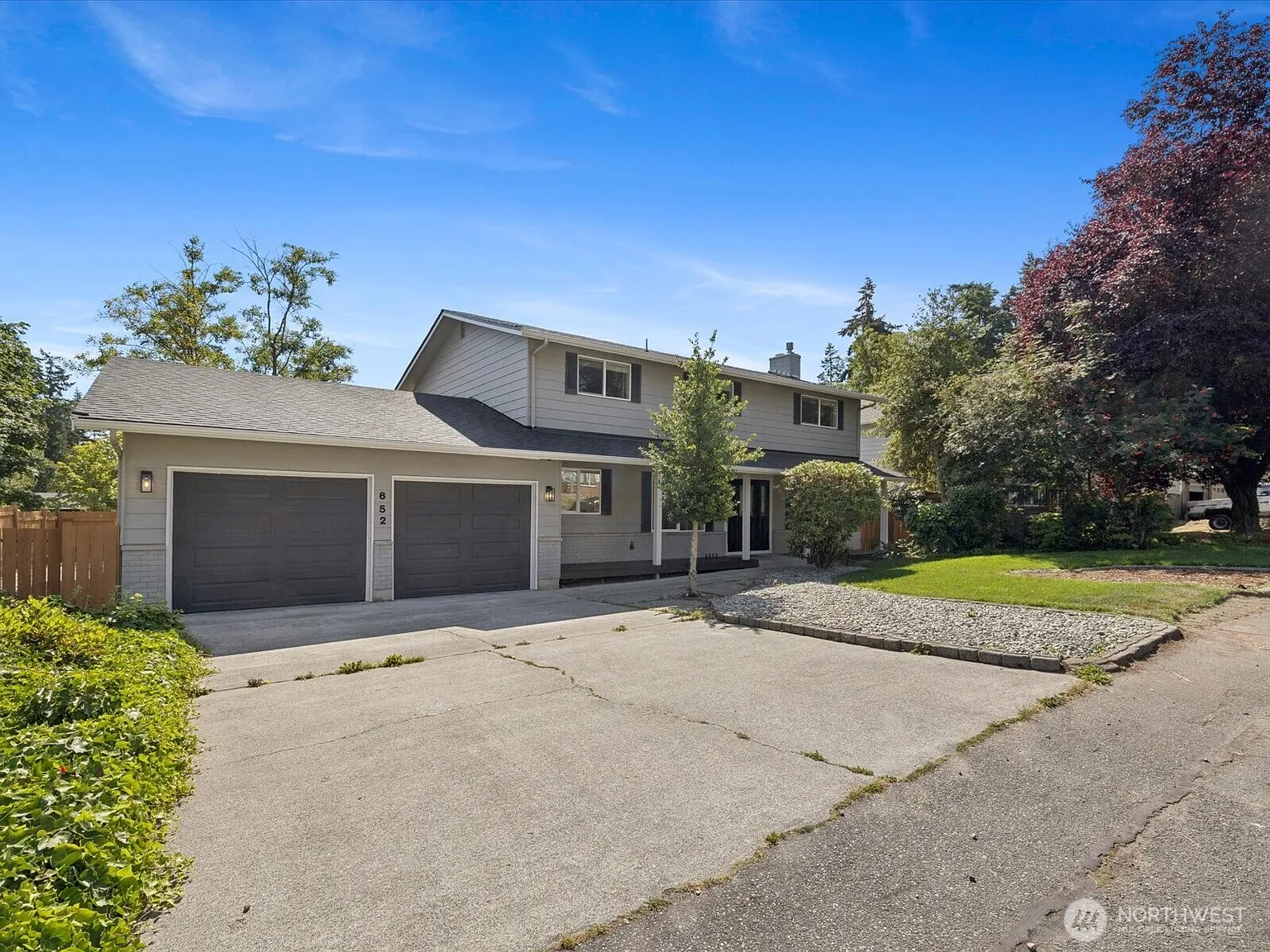 652 SW Judson Drive photo 1