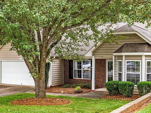 2nd image of 8 Mansfield Cir