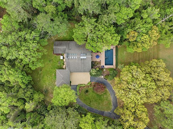 3rd image of 3409 Lakeshore Dr