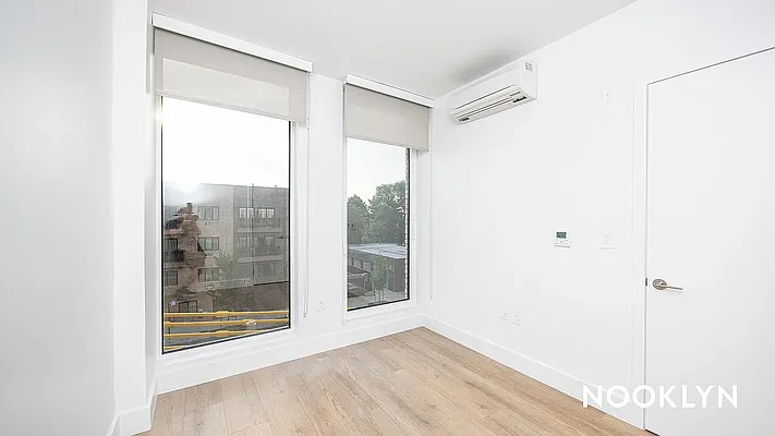 Bedroom, photo 1