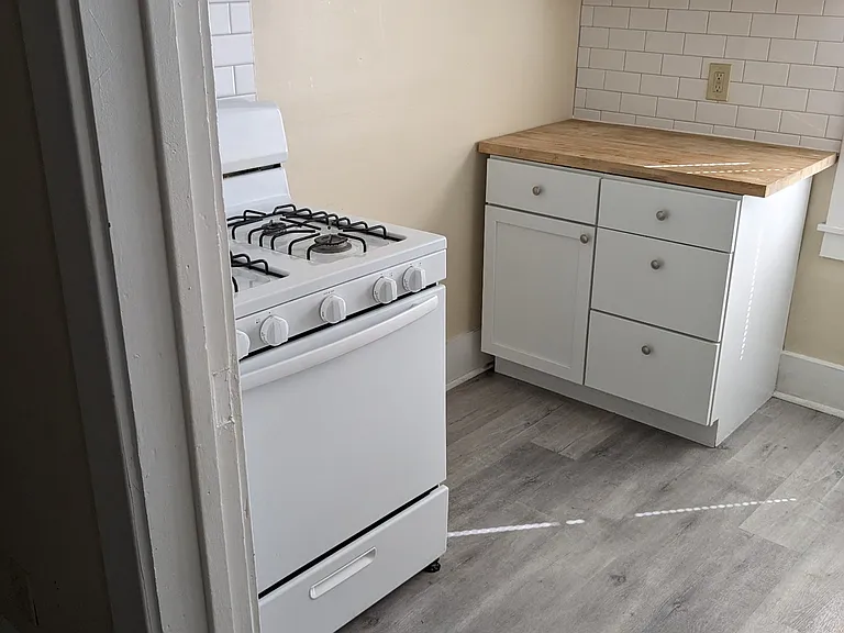 1420 Main St #3 — Photo 6