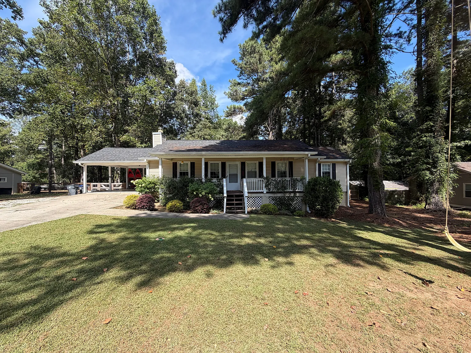 3 bed, 1379 sqft, $2,000 — Photo 1