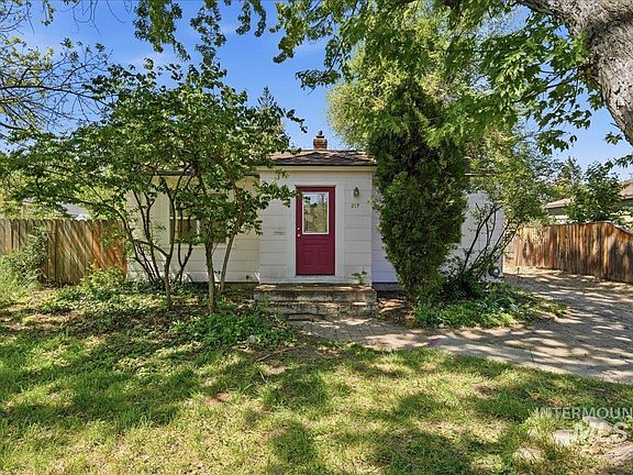 4th image of 317 N Hillview Dr