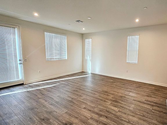 3rd image of 16064 Esparza Ln