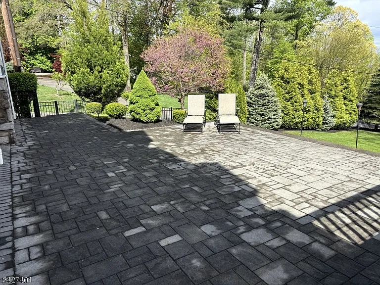 1008 Mary Allen Ln — Photo 34