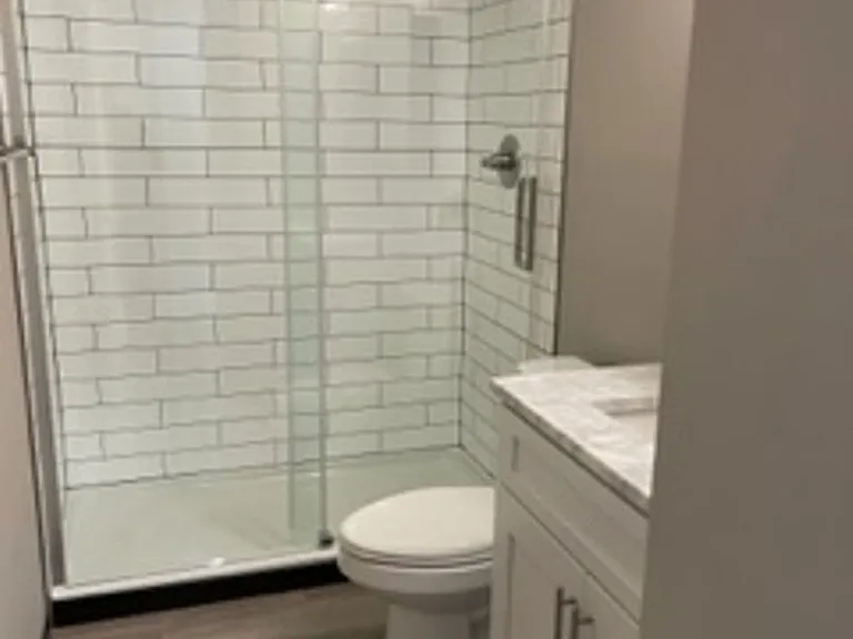 Newly Remodeled 1 Bedroom Apartment 1 Blk from Indiana University National Championship Team! — Photo 21