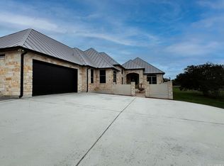 6975 Pfeil Rd, Schertz, TX 78154