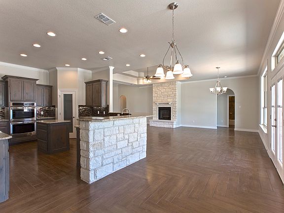 5th image of 282 Presa Drive