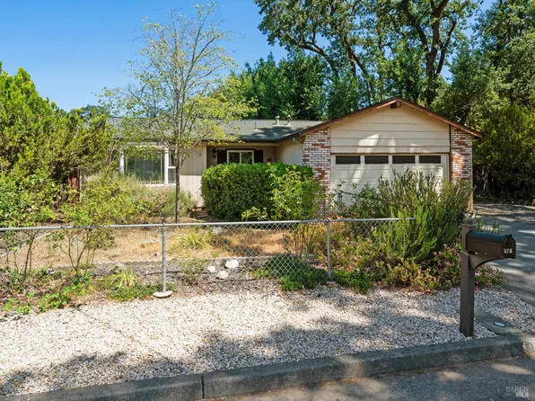 580 W 2nd Street, Cloverdale, CA 95425