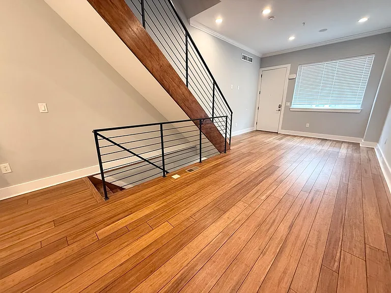 2923 Gerritt St — Photo 5