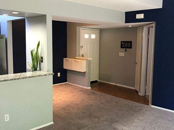 3rd image of 24131 Del Monte Dr Unit 174