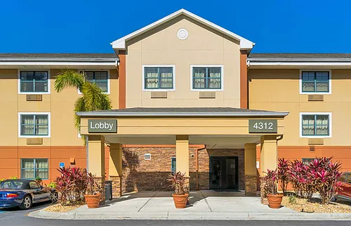 Tampa - Airport - Spruce Street Photo 1