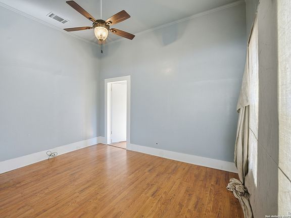 5th image of 1004 E Colorado