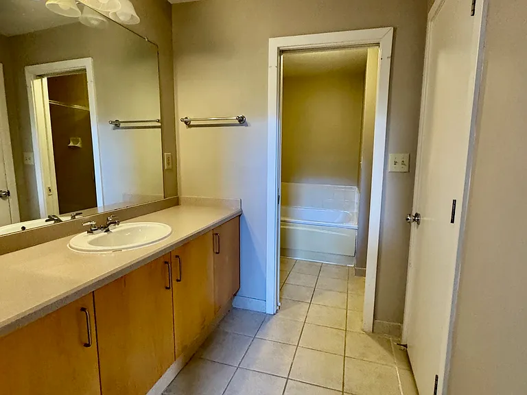 401 10th St NW #D211 — Photo 12