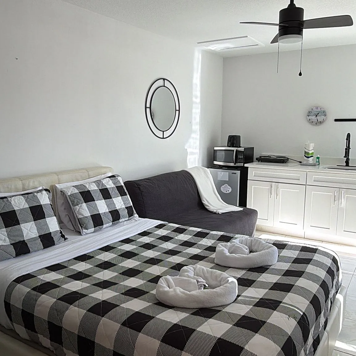 Studio, 400 sqft, $970 — Photo 1