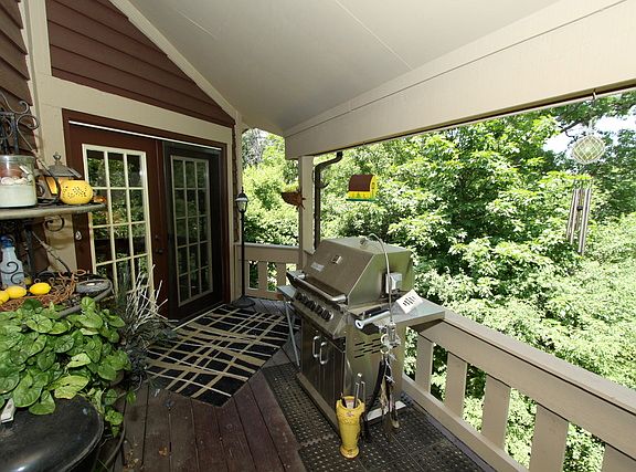 2nd image of 1014 Braemoor Dr