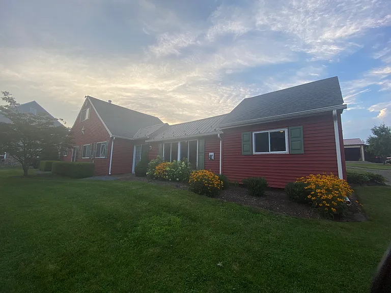 336 E Dark Hollow Rd — Photo 12