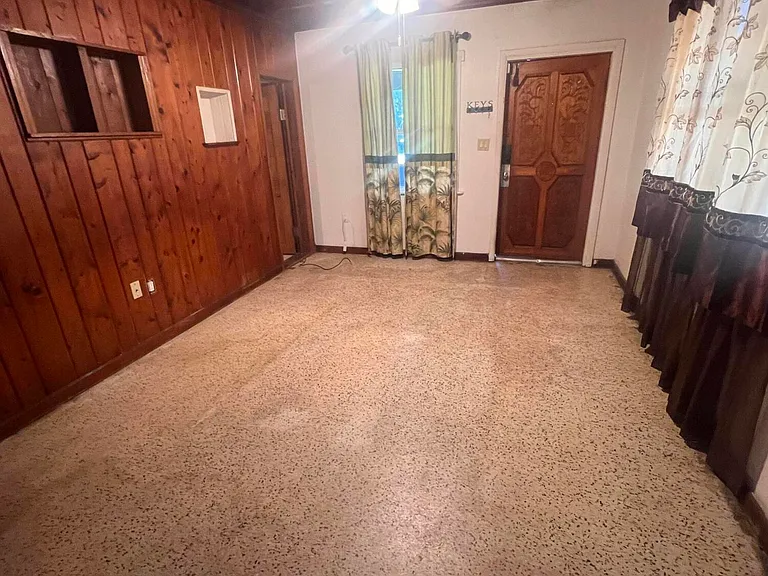 356 Palm Ave — Photo 2