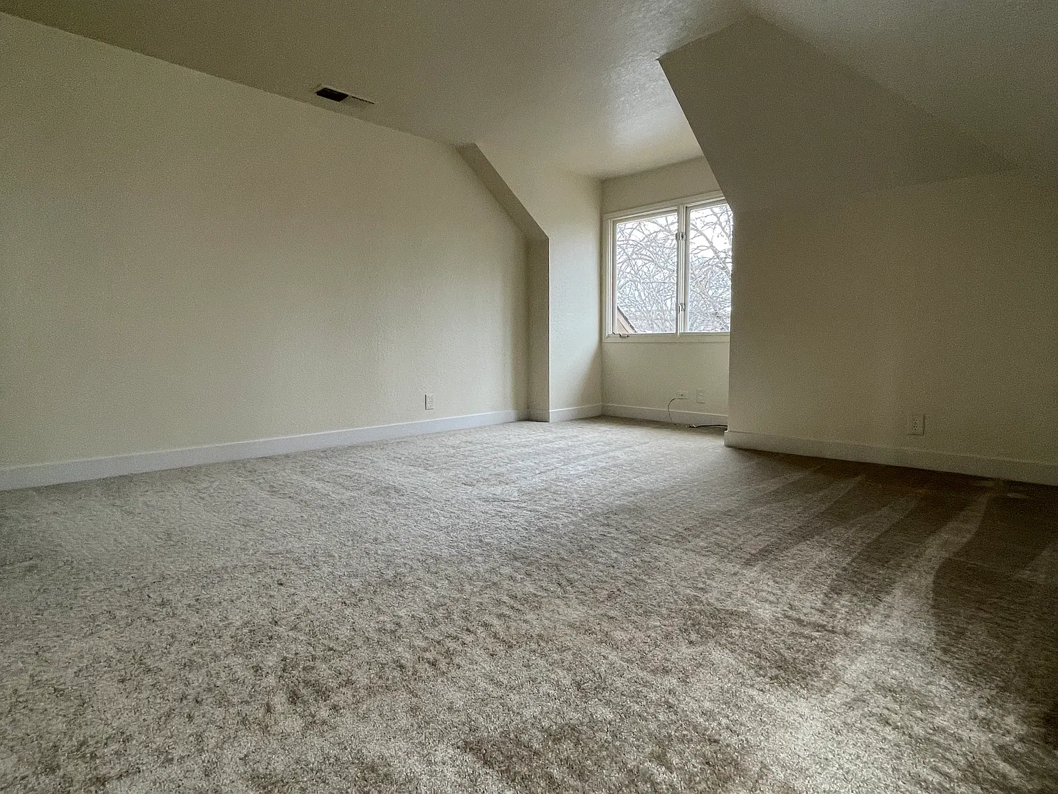 2 bed, 700 sqft, $1,850 — Photo 2
