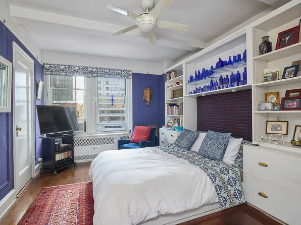 433 West 34th Street image 2 of 8