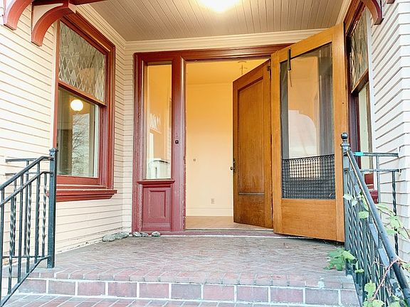 3rd image of 1020 N Garden St #1