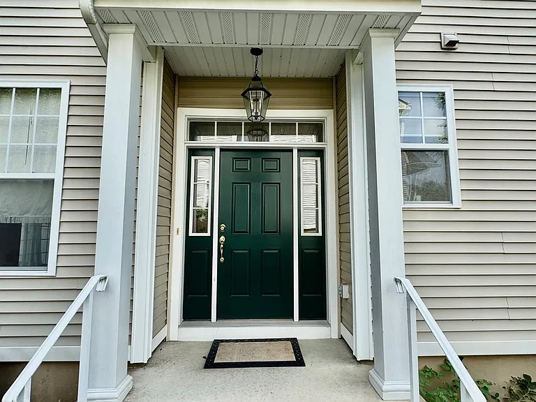 8 Green Ct — Photo 4