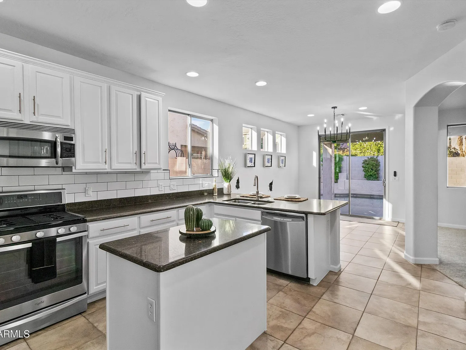4 bed, 2.5 bath, 3435 sqft, $2,950 — Photo 3