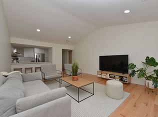 6 Pinewood Dr, Hamilton, NJ 08690