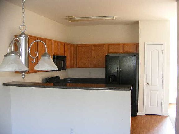 3rd image of 4665 Ferncrest Pl