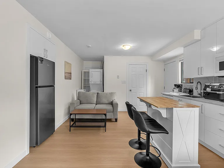 3 Saint Andrews Ave #STUDIO — Photo 9