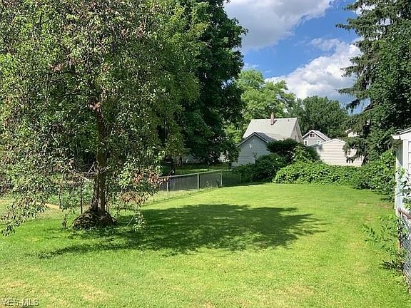 3rd image of 2601 Elmwood St