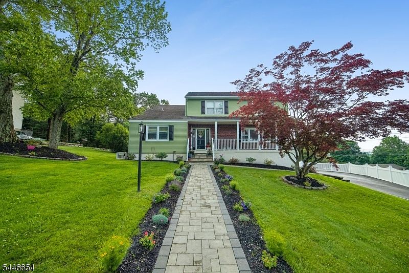 1st image of 33 Frederick Dr