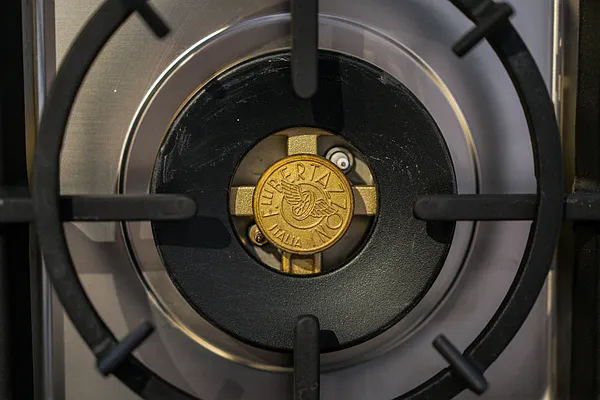 Rented by Bond New York | media 23