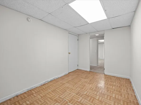 2710 Edgehill Avenue image 25 of 30