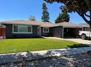 961 Plum Ct, Hollister, CA 95023