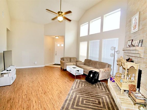 4th image of 2911 Silent Dr