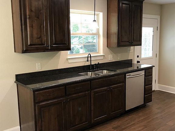 4th image of 406 Brentwood Dr